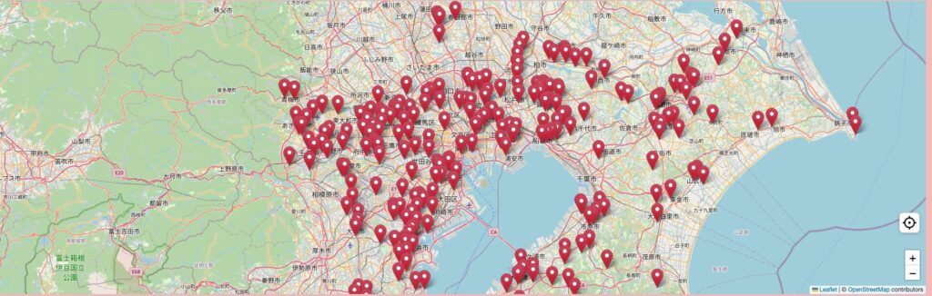 zoomControl: false を設定した Leaflet の地図（拡大縮小ボタンは右下だけ）